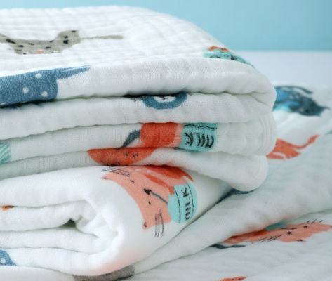 O teste padrão vívido Gauze Fabric impresso reativo 210gsm termostático envolve o envoltório para recém-nascido