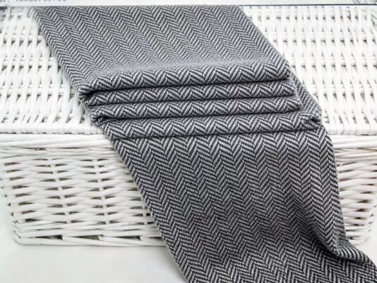 Tecido de terno para casaco de lã 225 GSM espinha de peixe 50% - elegância atemporal com nobre estilo europeu