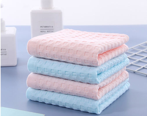 Tela vívida do jacquard do algodão do crepe 100 do teste padrão três camadas